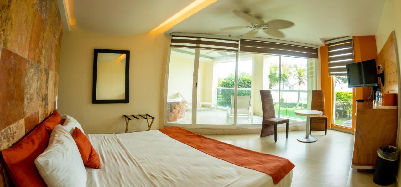 Artisan Playa Esmeralda Family Beach Hotel Playa Chachalacas Екстериор снимка